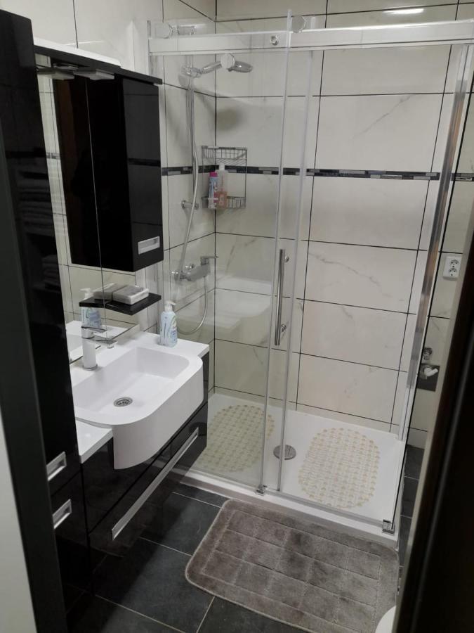 Apartman Lela Karlovac Luaran gambar